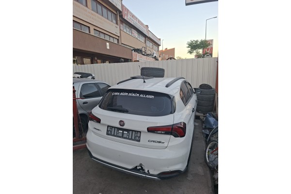 Egea croos arka set